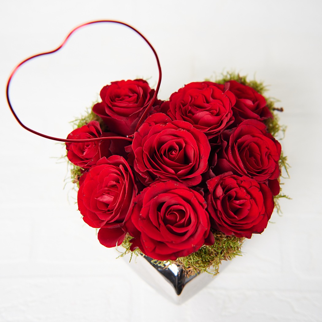 Aranjament Floral Moon Hart din Trandafiri Rosii - imagine 3